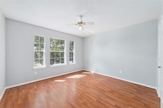 Building Photo - 457 Corridor Way