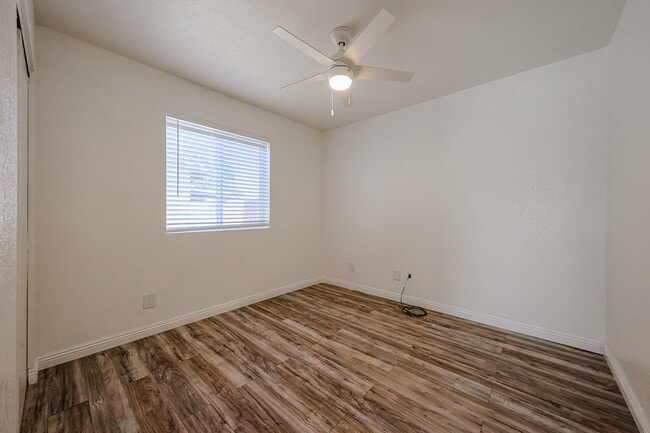 Building Photo - 408 W Oraibi Dr