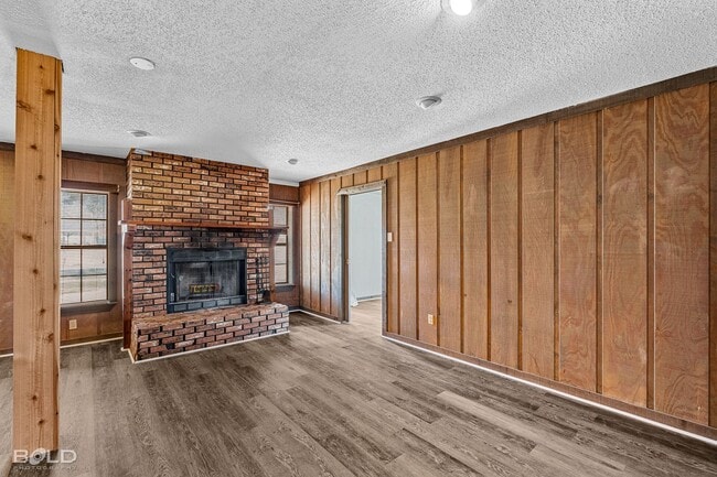 Building Photo - 1013 Peyton Ave