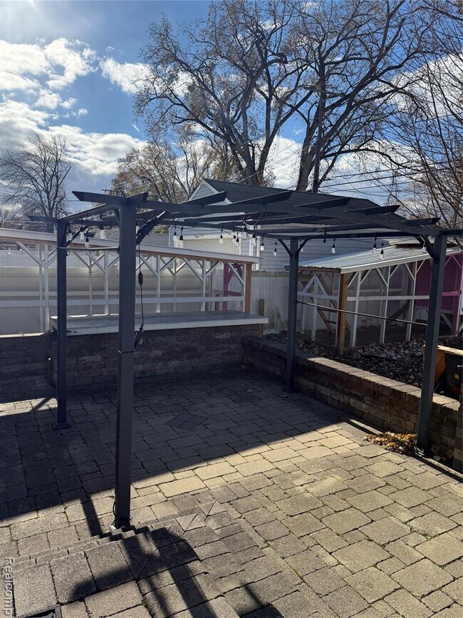 Building Photo - 2729 Kipling Ave