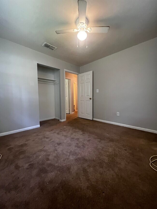 Building Photo - 3515 Falcon Dr