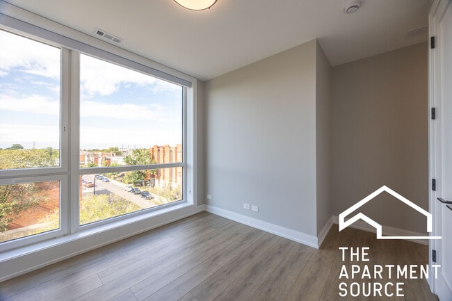 Building Photo - 2355 W Flournoy St