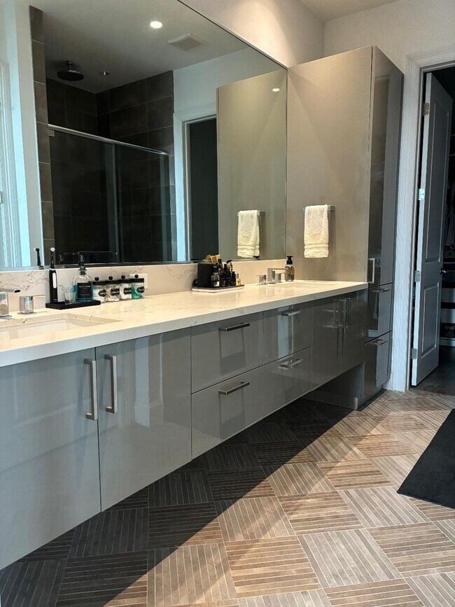 Building Photo - 1211 Caroline St