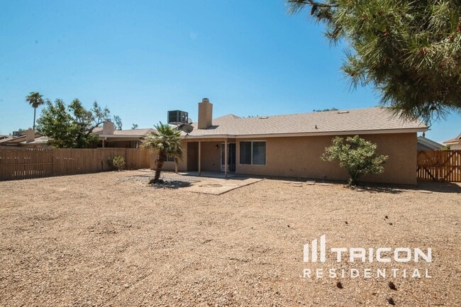 Building Photo - 5428 W Voltaire Dr
