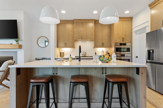 Building Photo - 1213 W Capstone Dr