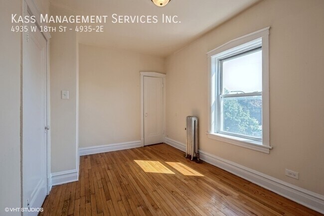 Building Photo - 4935 W 18th St