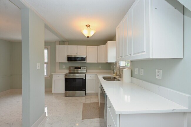 Building Photo - Renovated East Nashville Home | 3BR + Washer/Dryer + Off-Street Parking