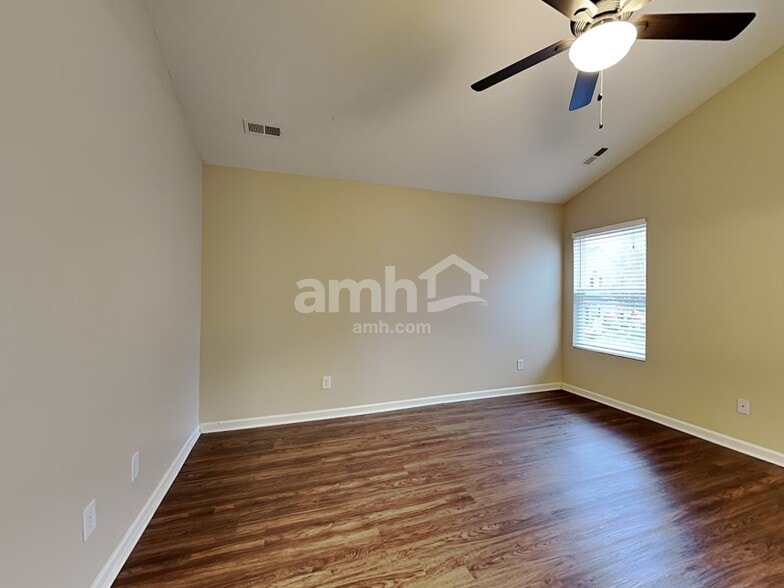 Building Photo - 412 Galesburg Dr