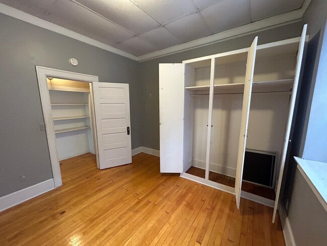 Building Photo - 109 E Gorham St