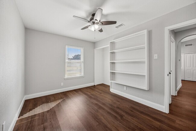 Building Photo - 1807 Highmeadow Cove