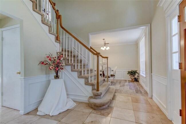 Building Photo - 9401 Woodbay Dr