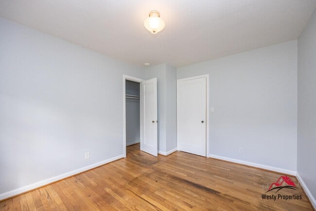 Building Photo - 1811 SE Salmon St