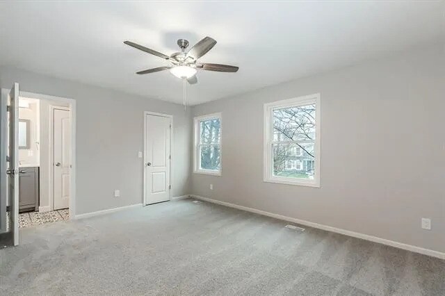 Building Photo - 1205 E Sleepy Hollow Dr