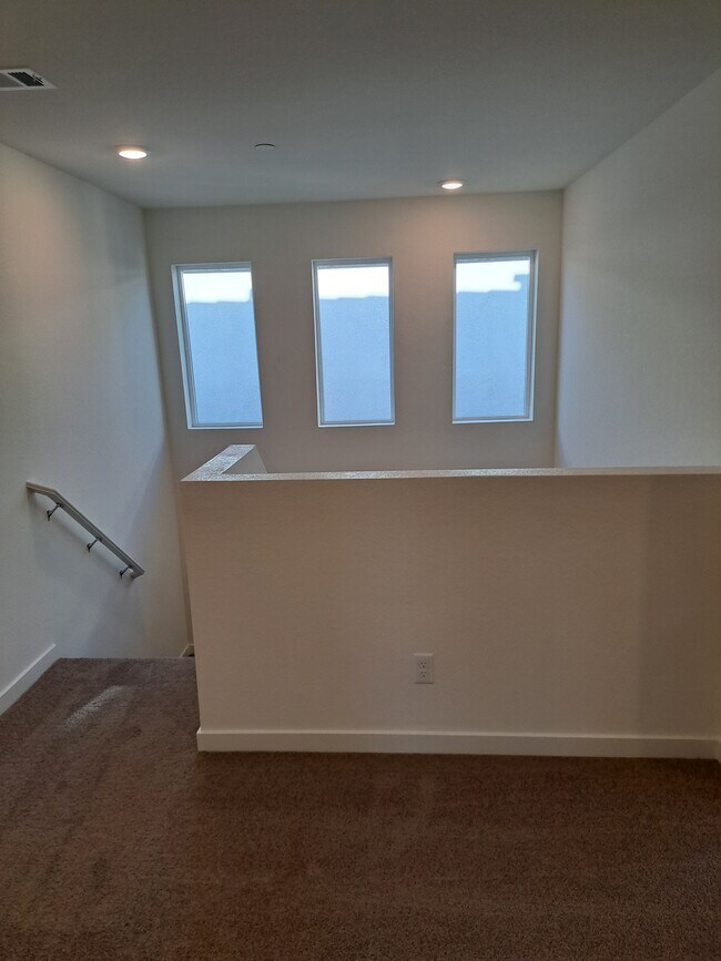 Building Photo - 5009 Star Dance Cir