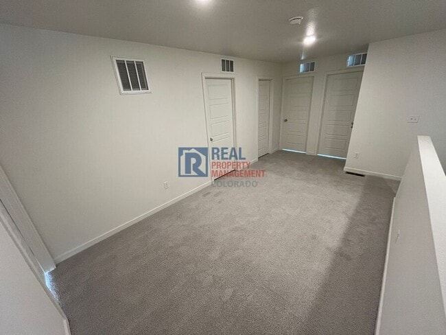 Building Photo - 503 S Rollie Ave C