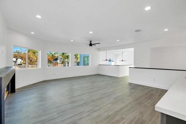 Building Photo - 12564 Memorial Dr