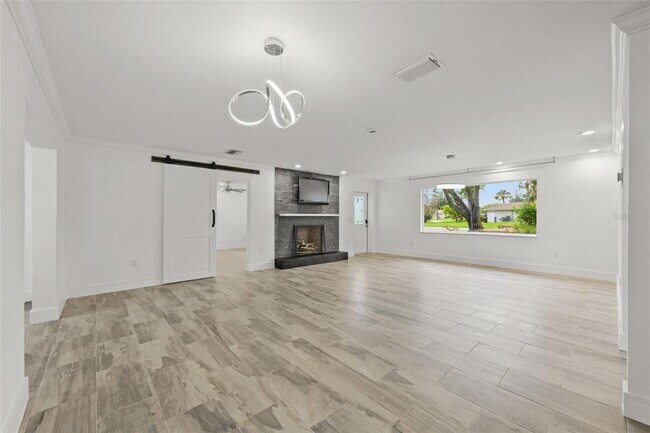 Building Photo - 5301 Venetian Blvd NE