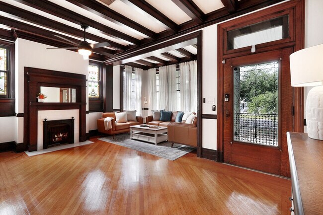 Building Photo - 4327 Canal St