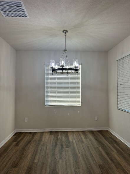 Building Photo - 10721 Tippecanoe Pl