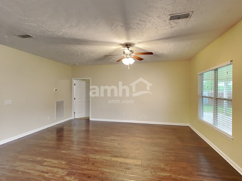 Building Photo - 1007 Middleton Ln