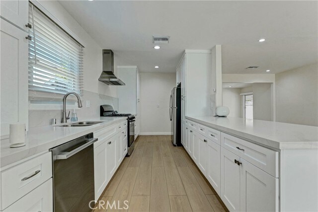 Building Photo - 6851 Forbes Ave