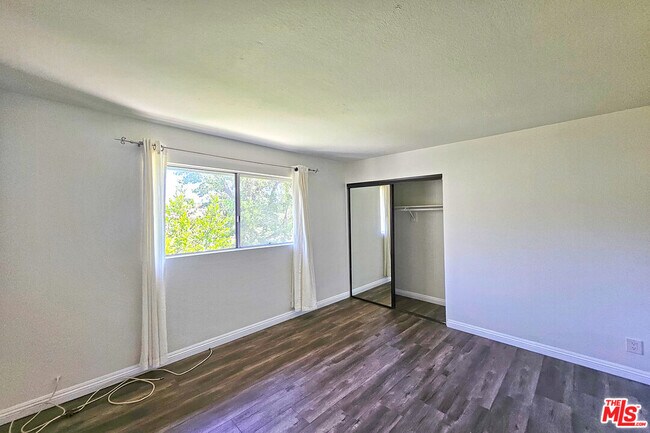 Building Photo - 1454 E Orange Grove Blvd