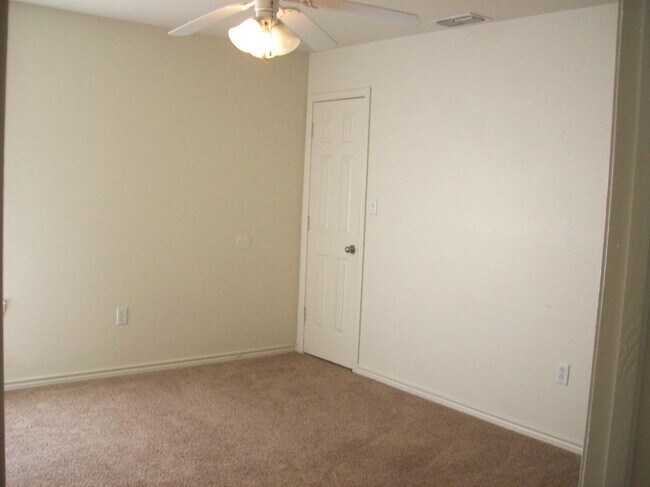 Building Photo - 803 N Bangor Ave