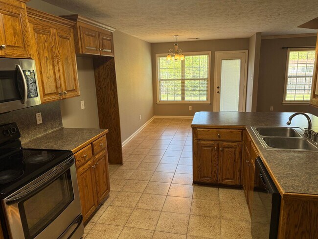 Building Photo - 2403 Lancashire Ln