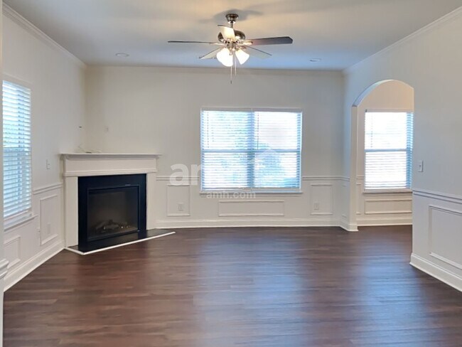 Building Photo - 216 Leland Ln