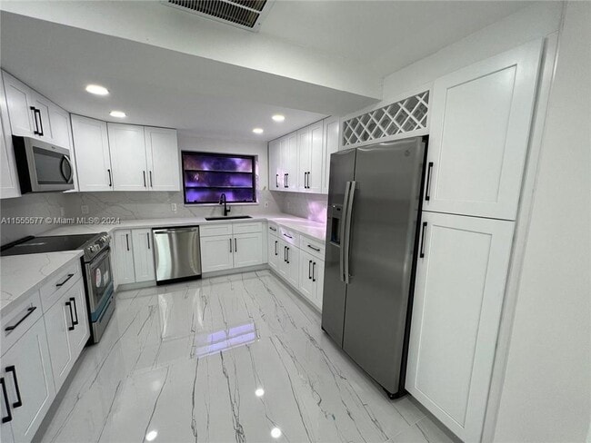 Building Photo - 2518 Key Largo Ln