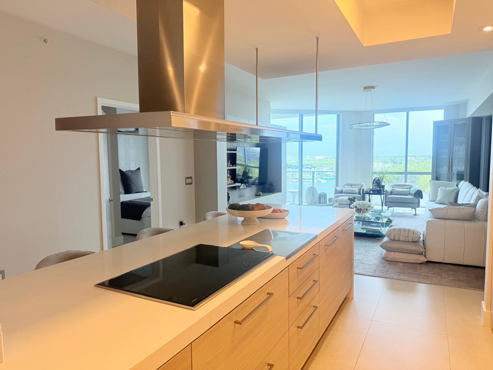 Building Photo - 17111 Biscayne Blvd