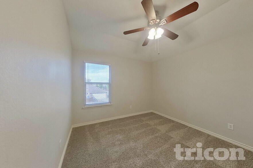 Building Photo - 813 Wolf Trail