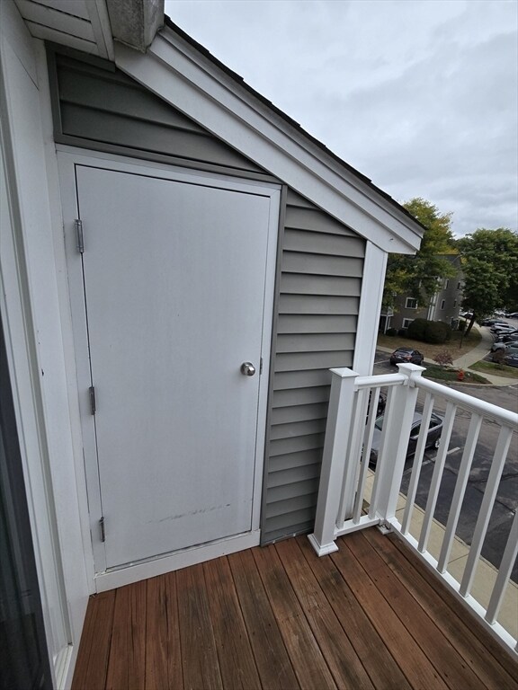 Building Photo - 9 Silver Hill Ln