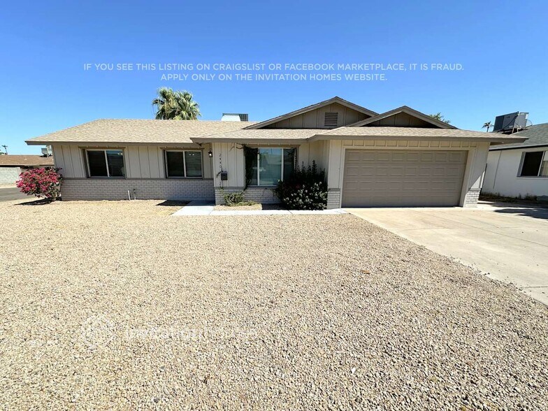 Primary Photo - 2440 E Manhatton Dr