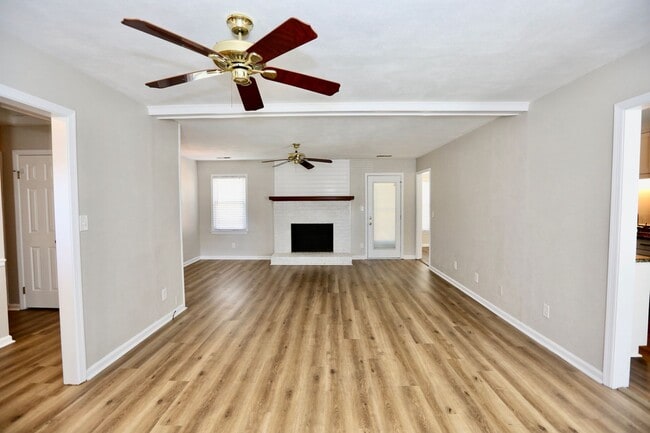Building Photo - Ranch Home - Red Mill Farm - Available 11-...