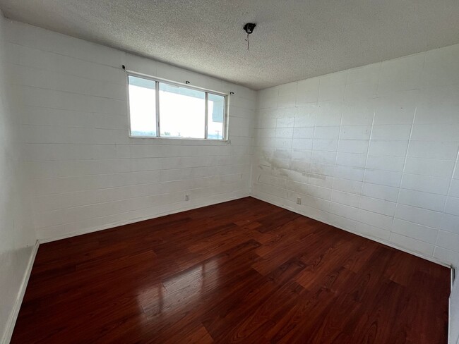 Building Photo - Kunia Palms (Waipahu) - 2 bedroom, 1 bathr...