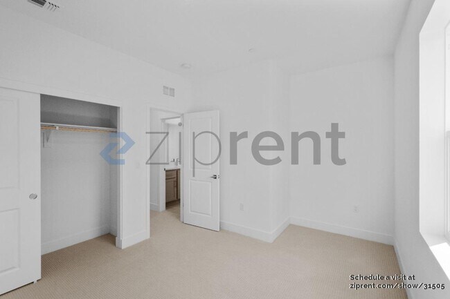 Building Photo - 146 W Ft Bragg Pl