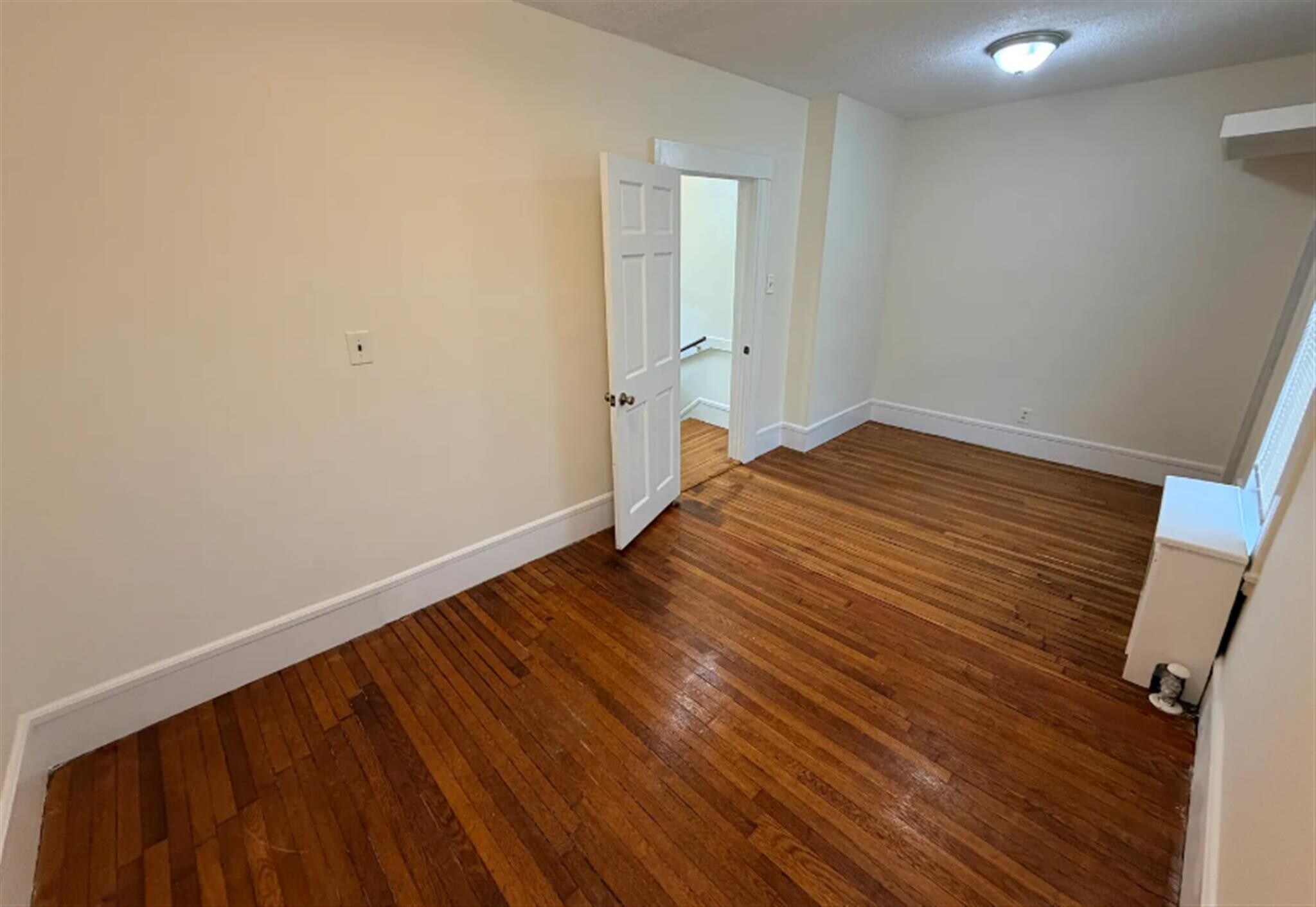 Building Photo - 158 Holland St