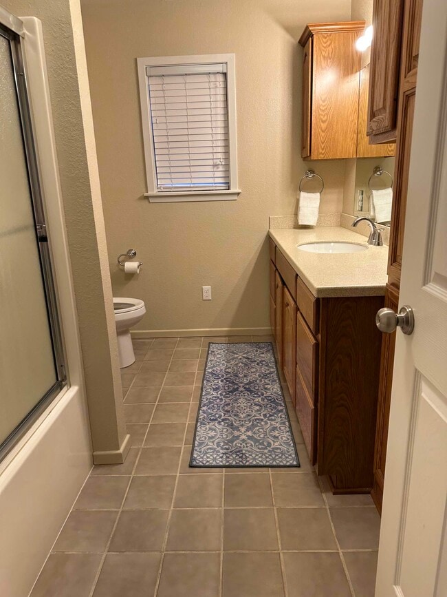 Building Photo - 125 S Bluebonnet Dr