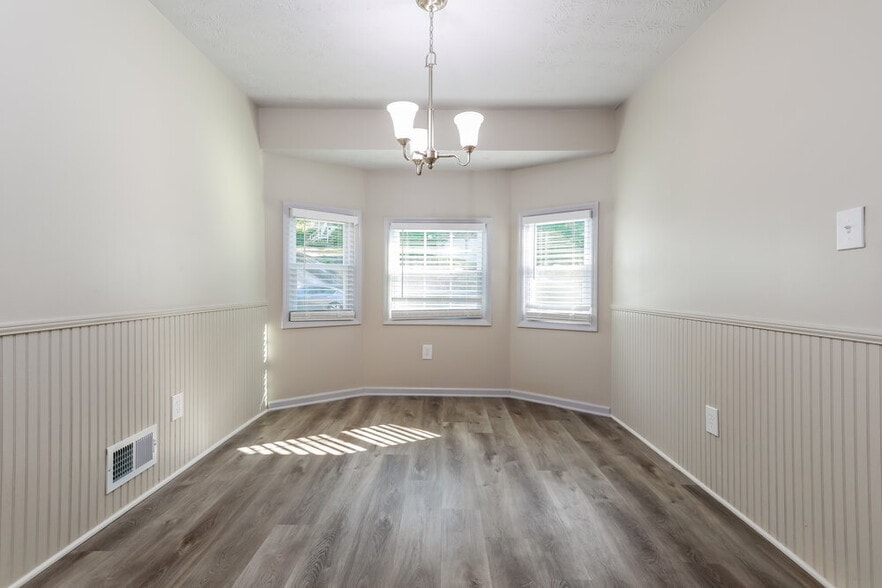 Building Photo - 3320 Revere Cir