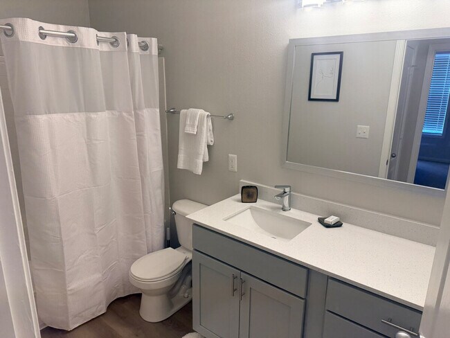 Building Photo - 609 Belle Point Dr