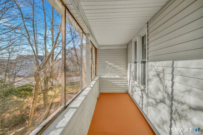 Building Photo - 4 Templeton St