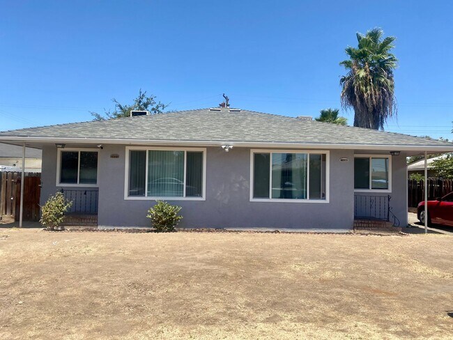 Building Photo - 3415-3417 E Terrace Ave