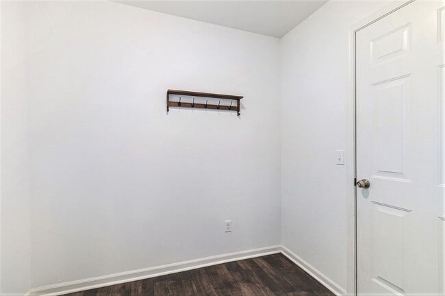 Building Photo - 478 N Wixom Rd