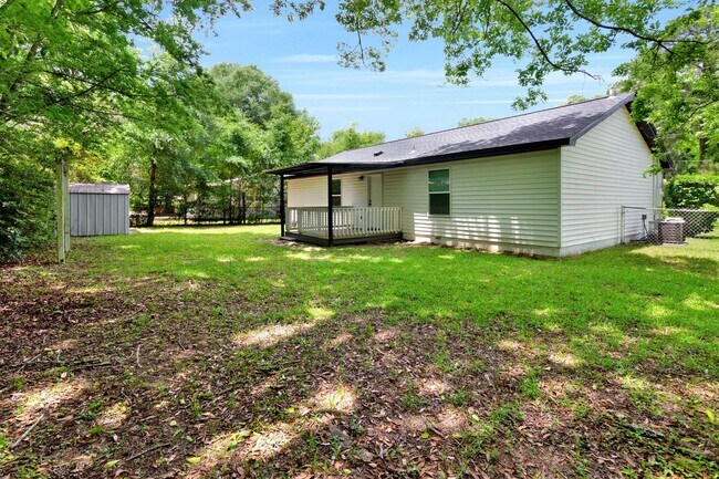 Building Photo - 3 Bedroom in Crestview!!
