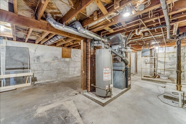 Building Photo - Adorable 2 Bed Riverside Home – Updated & Ready Now!