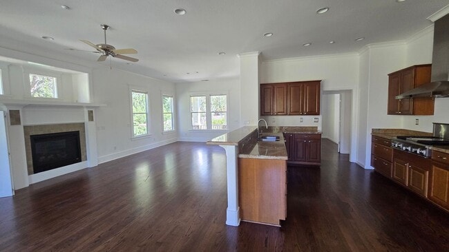 Building Photo - Private, peaceful home on nearly half an a...