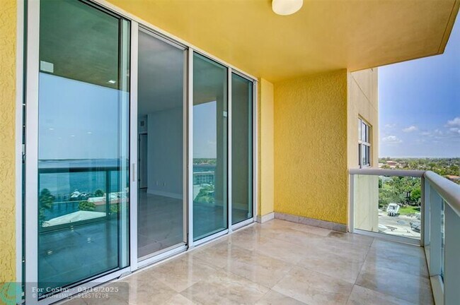 Building Photo - 2650 Lake Shore Dr