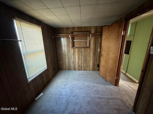 Building Photo - 98 Point Breeze Rd