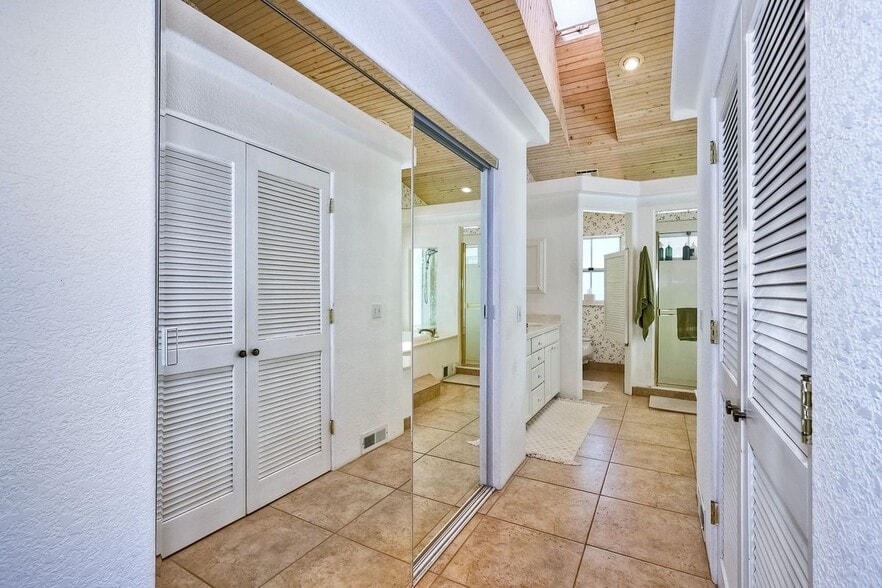 Building Photo - 22242 Little Klondike Rd